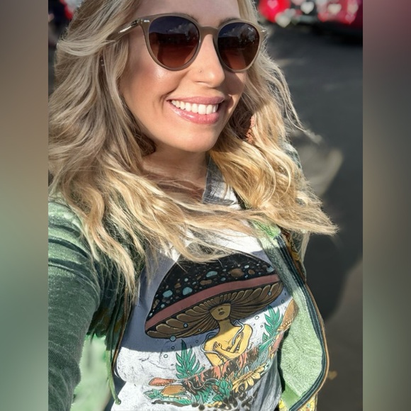 Meet your Posher, Sara - Picture 7 of 16